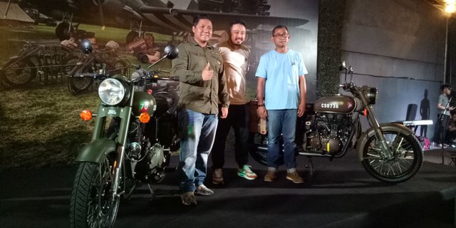 Royal Enfield в фильме Бенджамин Баттон