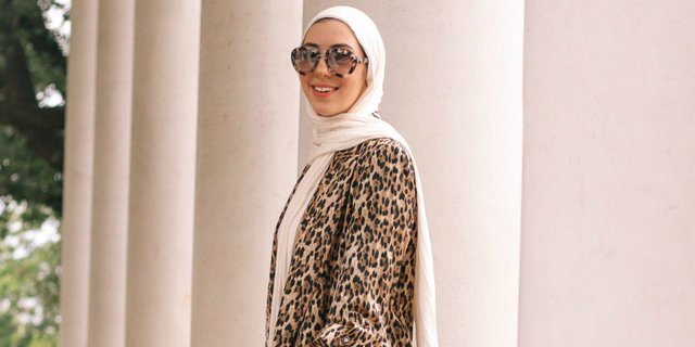 Tampilan Chic Memakai Motif Leopard