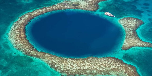 Menguak Misteri Great Blue Hole, Lubang Bawah Laut Terdalam Kedua Dunia