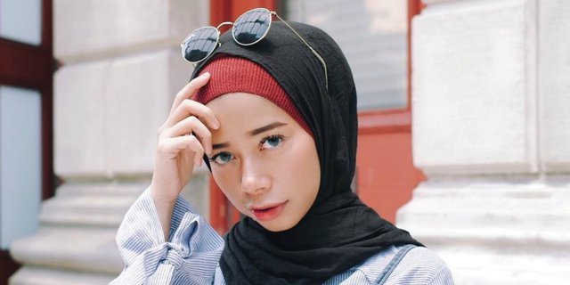 Padu-padan Busana Overall untuk Hijabers