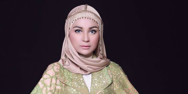 Arabian-Look untuk Maternity Shot ala Shireen Sungkar