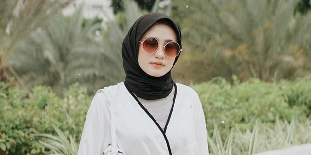 Padu Padan Busana Outer dan Hijab