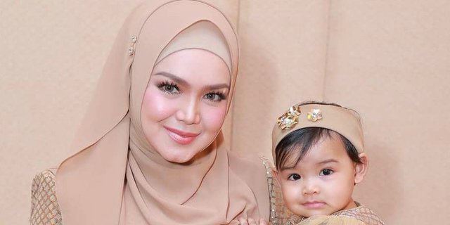 Intip Busana Mewah Siti Nurhaliza di Pesta Ulang Tahun