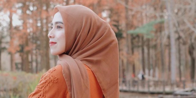 Inspirasi Busana Hijab Nuansa Earth Tone 