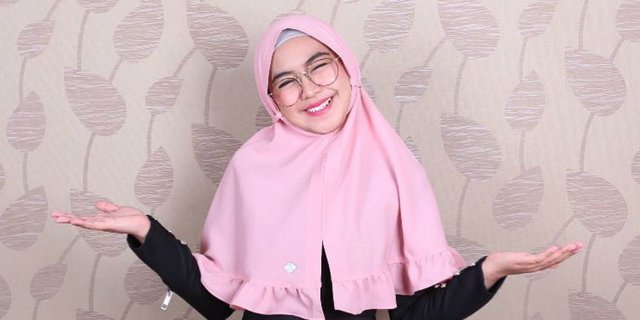 Hijab Syar'i Ria Ricis yang Super Fun