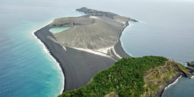 Pulau Misterius Muncul di Samudra Pasifik