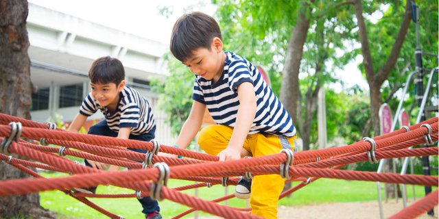 Biarkan Anak Main di Luar Agar Lebih Kreatif