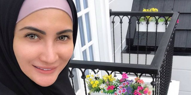 Mantap Berhijrah, Intip Penampilan Syar'i Natalie Sarah