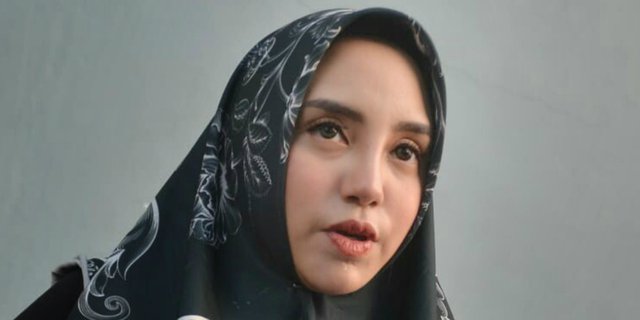 Penampilan Salmafina Sunan Sebelum Lepas Hijab