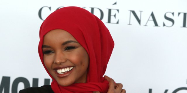 Unjuk Gaya 5 Hijabers di Paris Fashion Week 2019