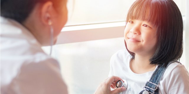 3 Hal yang Penting Dipertimbangkan Saat Mencari Dokter Anak