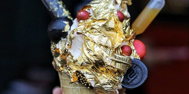 Es Krim Berlapis Emas 24 Karat Ala India Penasaran Isinya