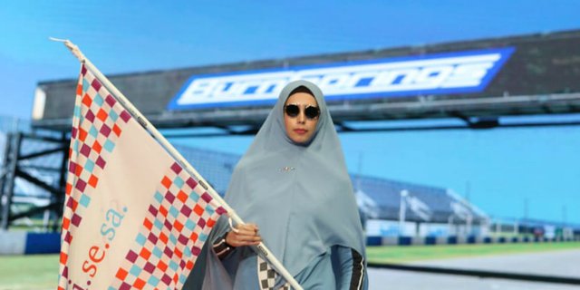 Koleksi Hijab yang Terinspirasi dari Balap Mobil