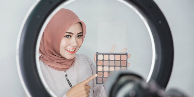 Makeup Palette Praktis untuk Wanita Berhijab