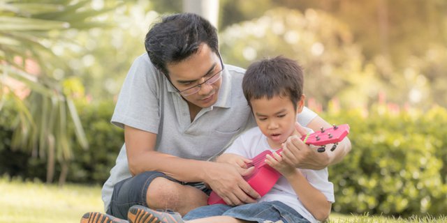 Dibandingkan Peran Ibu, Menjadi Ayah Lebih Menyenangkan?