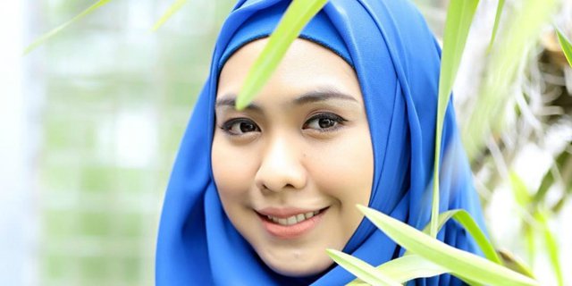 Tutorial Hijab Syar'i ala Oki Setiana Dewi