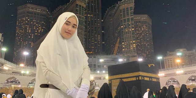 Tanpa Makeup dan Berhijab, Ayu Ting Ting Banjir Pujian