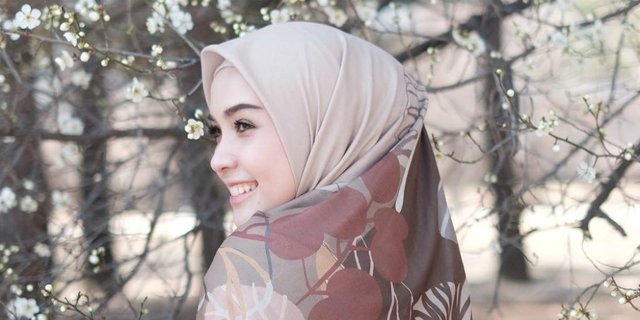 Tutorial Hijab Anti Tembem ala Hamidah Rachmayanti