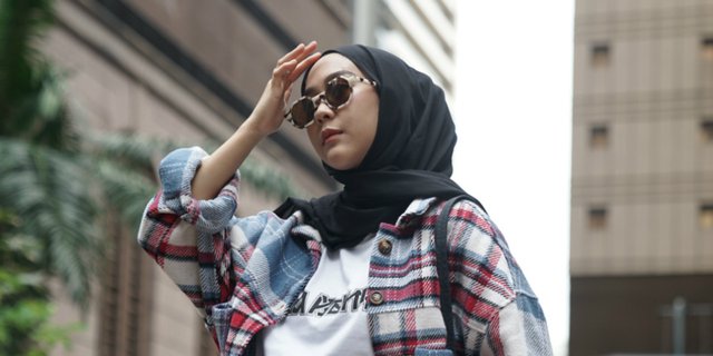 Tips Padu Padan Hijab dan Busana Oversized