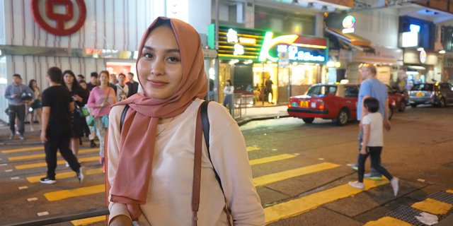 Gaya Hijab Casual untuk Kamu yang Feminin