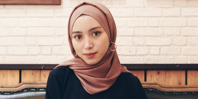 Tutorial Hijab dengan Anting Kekinian, Yuk Coba!