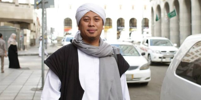 Opick Bawa Rambut Rasulullah dari Ulama Turki