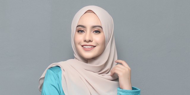 Tutorial Hijab Pakai Cincin untuk Bukber