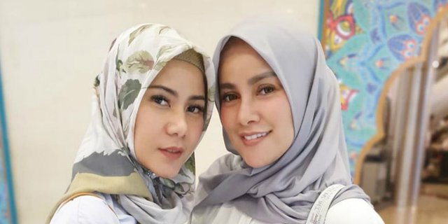 Gaya Kompak Olla dan Cynthia Ramlan yang Kini Berhijab