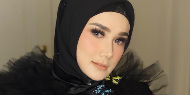 Gaya Hijab ala Pondok Pesantren Mulan Jameela Jadi Sorotan