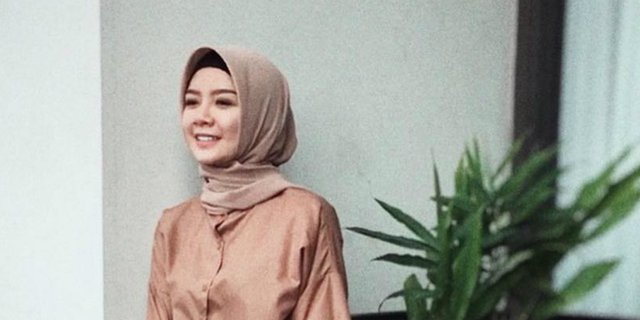 Pesona Gwen Priscilla dalam Balutan Hijab