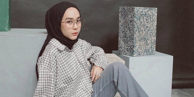 Inspirasi Busana Hijab Musim Panas ala Selebgram