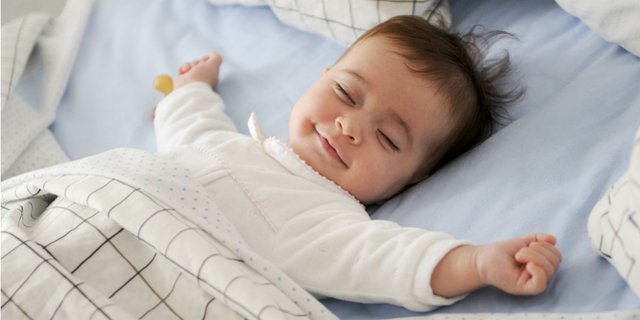 Bayi Suka Tersenyum Saat Tidur, Ini Sebabnya