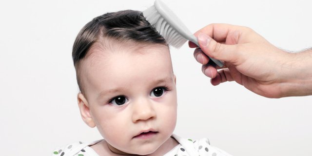 Berikut Cara Menebalkan Rambut Bayi dengan Mudah