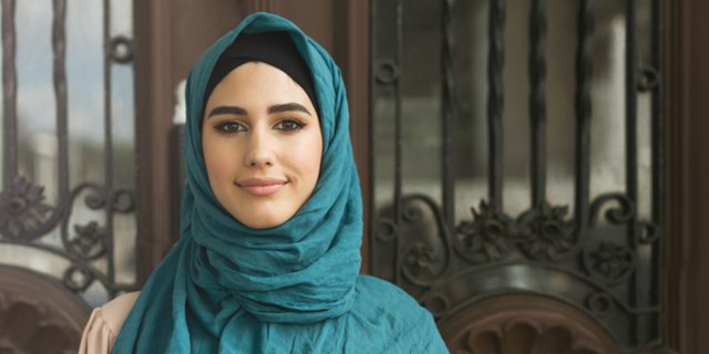 Tips Memilih Hijab untuk Wanita Berwajah Oval