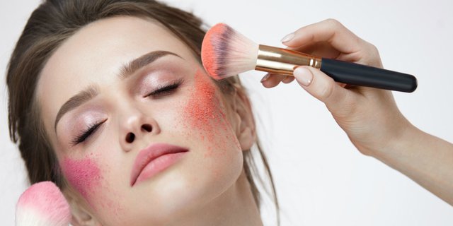 3 Langkah Mudah Mengaplikasikan Blush On Neon