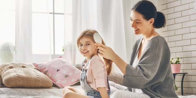 Ragam Variasi Cara Mengikat Rambut Anak 