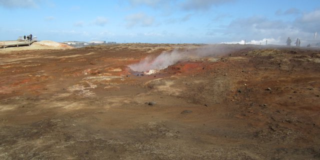 Menjelajahi Bulan di Dataran Tandus Islandia