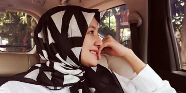 Baru Berhijab, Cut Mini Tampil Anggun Menawan