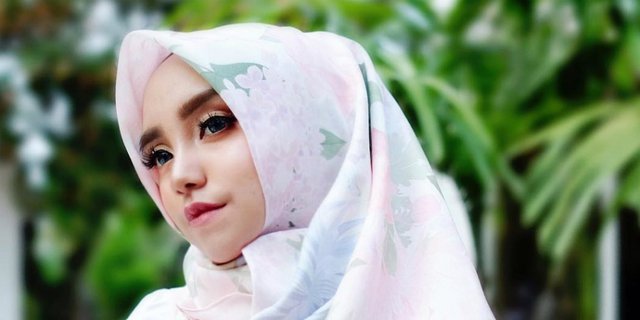 Cantik Menawan, Pesona Salmafina Sunan Ketika Berhijab Syar'i