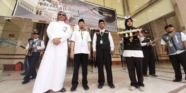 Tiba di Hotel Mekah, Jemaah Haji Makassar Disambut Lagu Daerah