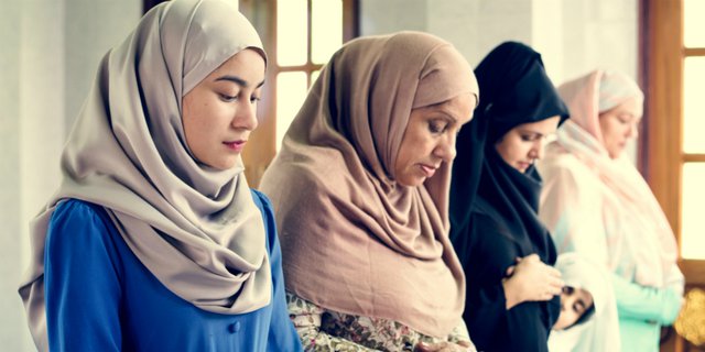 Wanita Sholat Berjemaah Haruskah Azan Dan Iqomat Dream Co Id