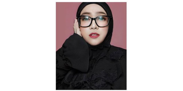 Coba Gaya Hijab Nissa Syaban, Melly Goeslaw Disebut Kembaran