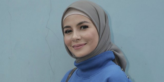 Bertemu Jokowi, Gaya Busana Hijab Meisya Siregar Disorot