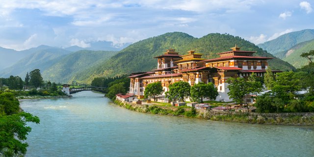 5 Eksotisme Bhutan, Sarat Akan Nilai Tradisi dan Budaya