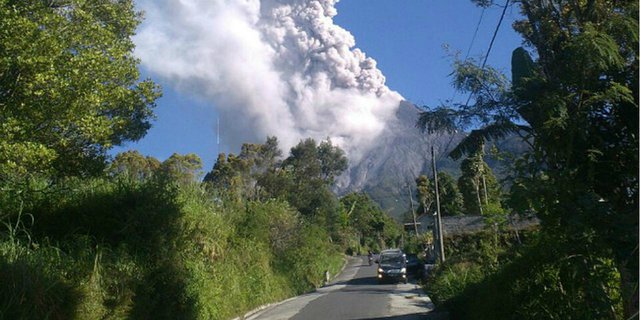 Penampakan Awan Panas Gunung Merapi Dini Hari Tadi