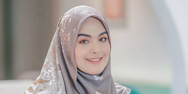 Berbaju Pengantin, Makeup Vebby Palwinta Bikin Warganet Terpana