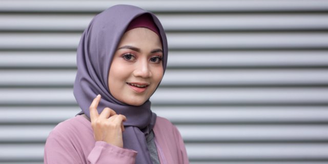 Trik Cegah Rambut Rontok dengan Ciput Hijab