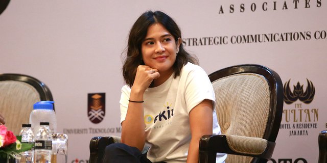 Saat Dian Sastro Menahan Tangis Ungkap Putranya Idap Autisme