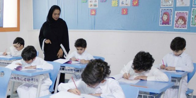 Perempuan Saudi Diizinkan Mengajar, Negara Hemat Rp7 Triliun