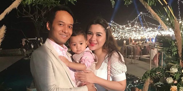 Selamat! Vicky Shu Hamil Anak Kedua